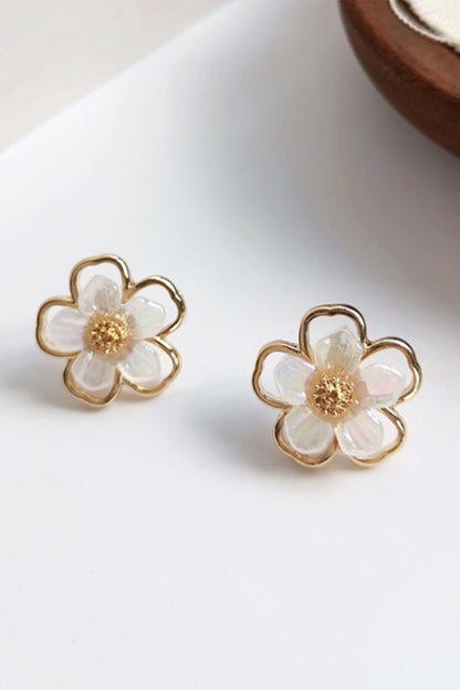 White Flowers Earrings